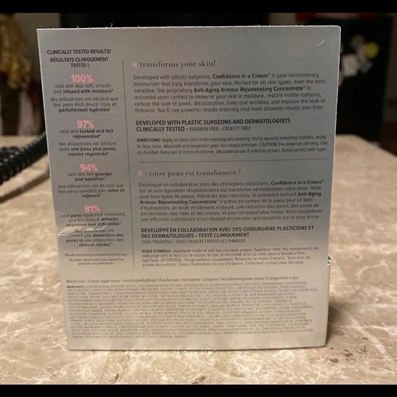 It cosmetics confidence in a cream - Picture 3 of 3